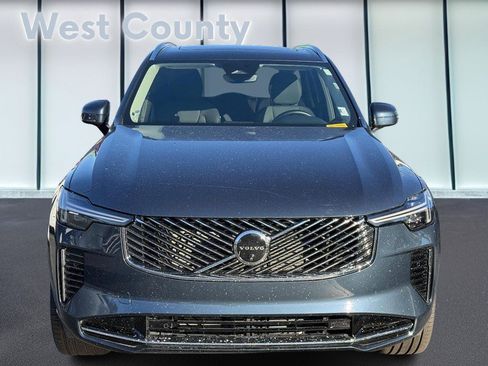 Used 2025 Volvo XC90 B6 Plus image 10