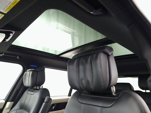 Used 2020 Land Rover Range Rover Long Wheelbase HSE image 20