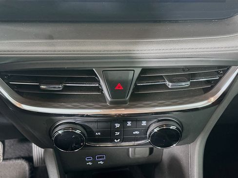 Used 2025 Buick Encore GX Preferred image 23