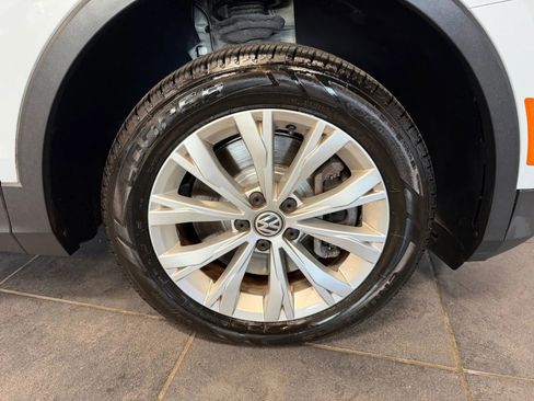 Used 2018 Volkswagen Tiguan SE image 21