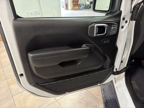 Used 2023 Jeep Wrangler Sport S image 12