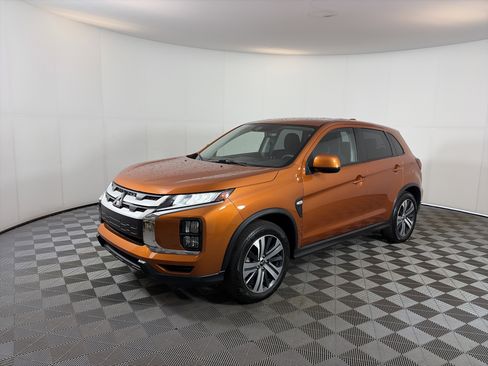 Used 2025 Mitsubishi Outlander Sport AWD image 2