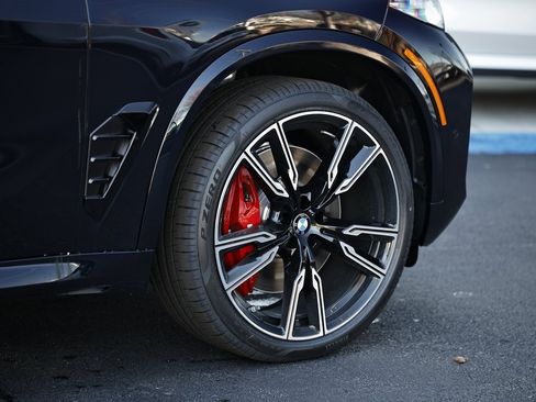 New 2026 BMW X5 M60i w/ Climate Comfort Package image 5