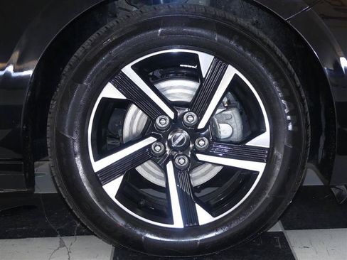 Used 2025 Nissan Sentra SV FWD image 31