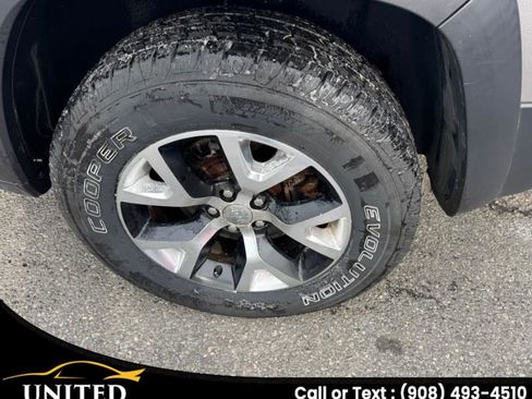 Used 2015 Jeep Cherokee Trailhawk w/ Comfort/Convenience Group image 8