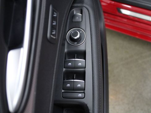 Used 2022 Alfa Romeo Stelvio Veloce AWD/4WD image 15