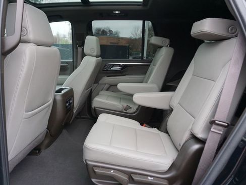 Used 2025 Chevrolet Tahoe Z71 w/ Z71 Off-Road Package image 13