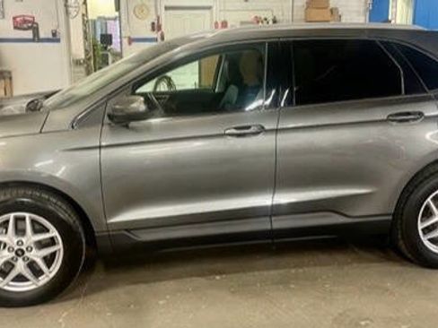 Certified 2024 Ford Edge SEL w/ Convenience Package image 3