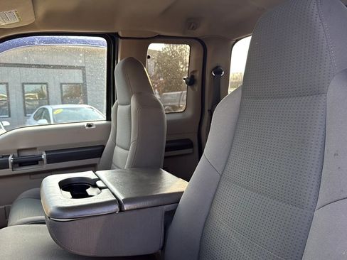 Used 2010 Ford F250 Lariat image 15