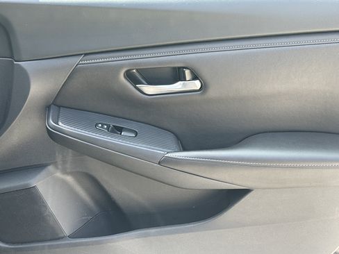 Used 2024 Nissan Sentra SV FWD image 14