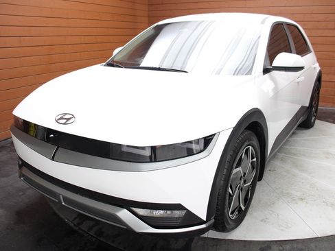 Used 2024 Hyundai Ioniq 5 SEL image 14