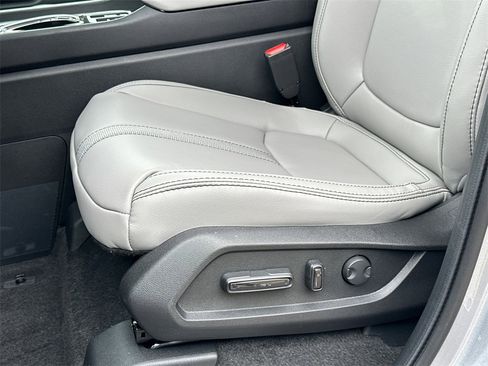 New 2025 Honda Pilot Touring image 16