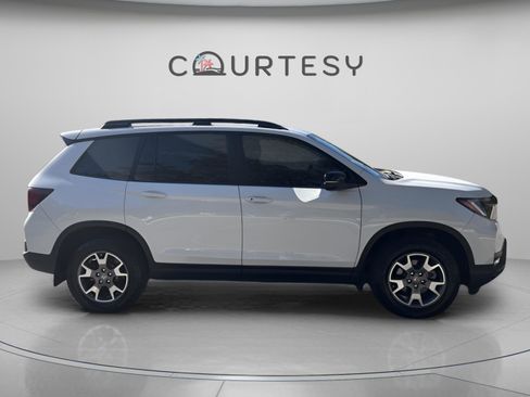 Certified 2023 Honda Passport TrailSport image 8