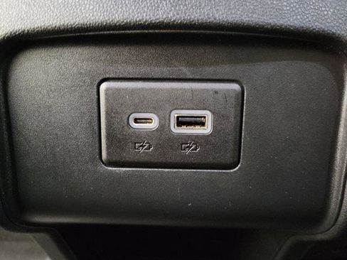 Used 2021 Chevrolet Blazer LT image 13