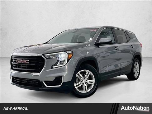 Used 2023 GMC Terrain SLE FWD image 1