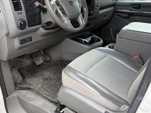Used 2016 Nissan NV 2500 SV w/ Technology Package RWD image 5
