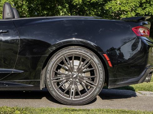 Used 2018 Chevrolet Camaro ZL1 w/ LPO, ZL1 Protection Package RWD image 5