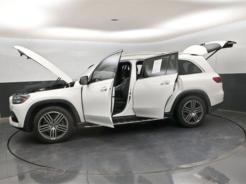 Used 2022 Mercedes-Benz GLS 450 4MATIC image 35