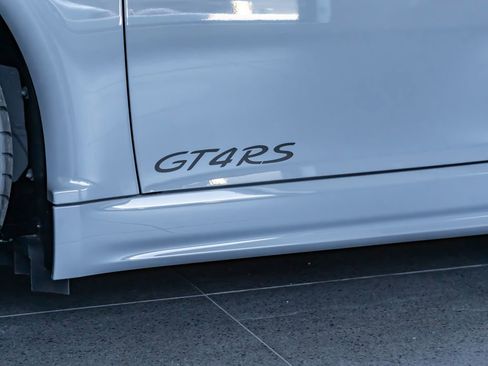 Used 2025 Porsche 718 Cayman GT4 RS RWD image 32