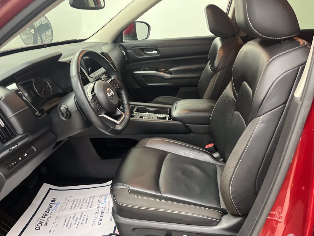Used 2022 Nissan Pathfinder SL w/ SL Black Package AWD/4WD image 12