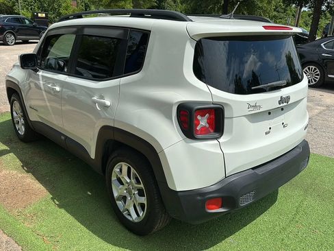 Used 2016 Jeep Renegade Latitude w/ Safety & Security Group FWD image 5