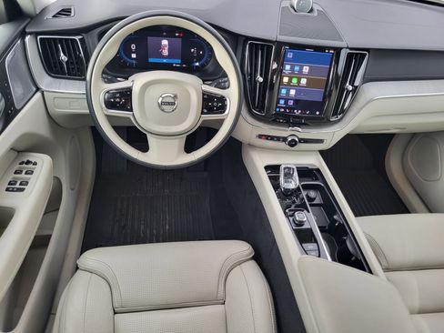 Certified 2023 Volvo XC60 B5 Ultimate w/ Protection Package Premier image 11