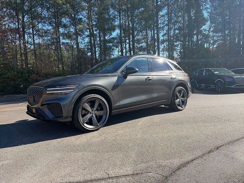 Used 2025 Genesis GV70 2.5T Sport Prestige w/ Sport Prestige Package image 2