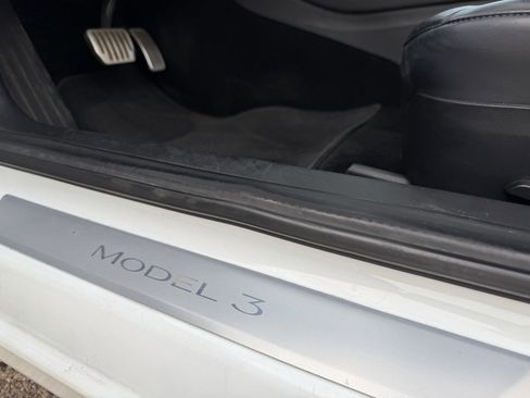 Used 2019 Tesla Model 3 Performance image 14