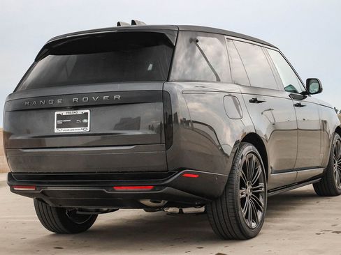 New 2025 Land Rover Range Rover Long Wheelbase SE image 5