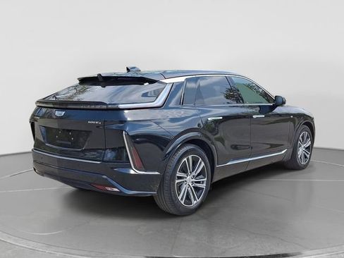 Used 2024 Cadillac Lyriq Luxury w/ LPO, Floor Liner Package AWD/4WD image 6