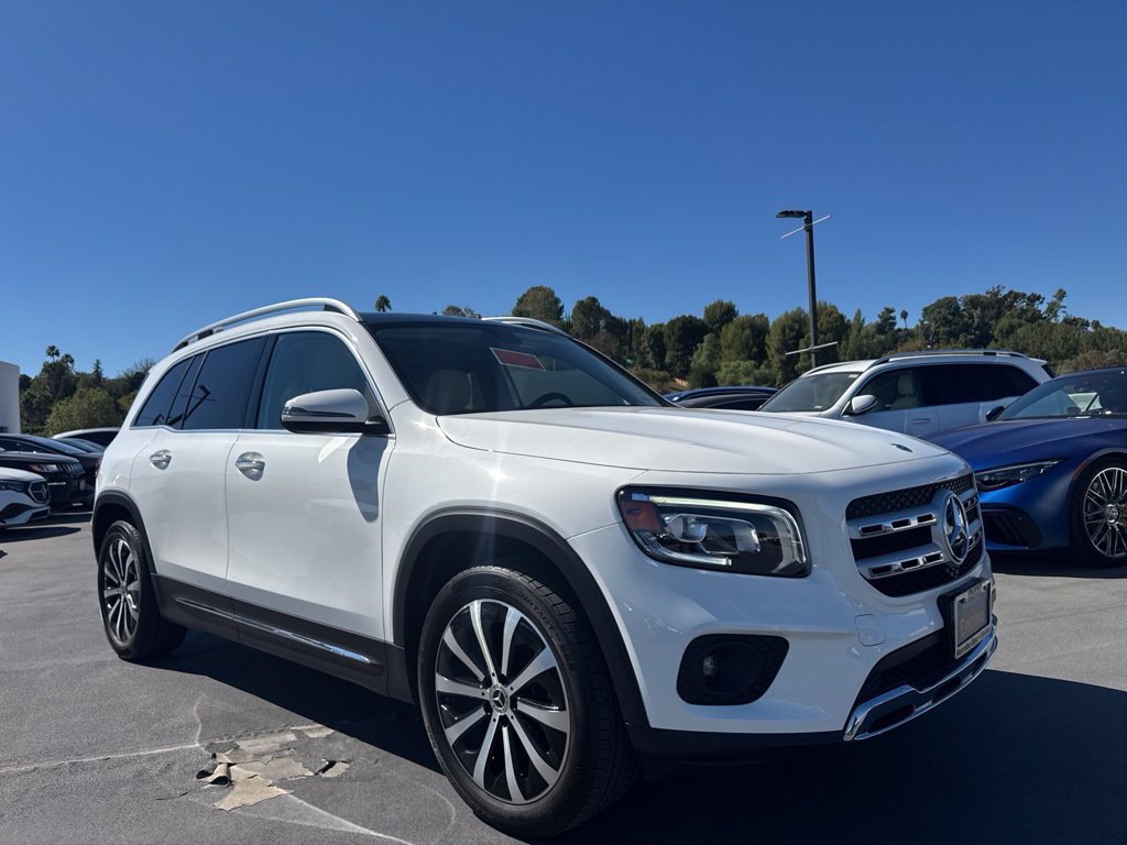Used 2023 Mercedes-Benz GLB 250 image 3