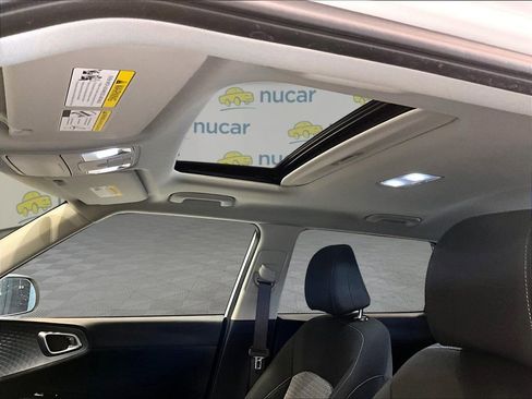 Used 2024 Kia Soul EX image 21