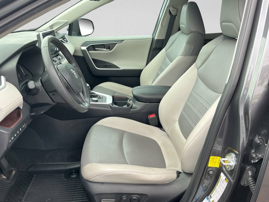 Used 2021 Toyota RAV4 Limited AWD/4WD image 10