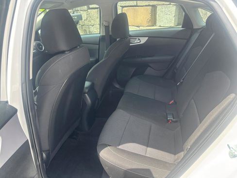 Used 2024 Kia Forte LXS w/ LXS Technology Package FWD image 17