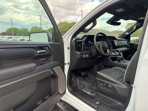 New 2026 GMC Sierra 1500 AT4X w/ LPO, Black Badging Package AWD/4WD image 17