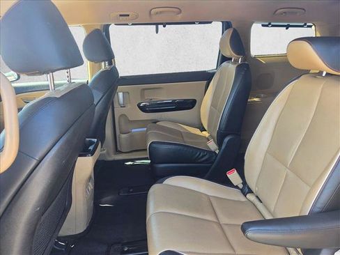 Used 2017 Kia Sedona SX FWD image 15