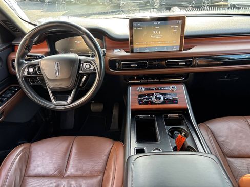Used 2020 Lincoln Aviator Reserve image 27