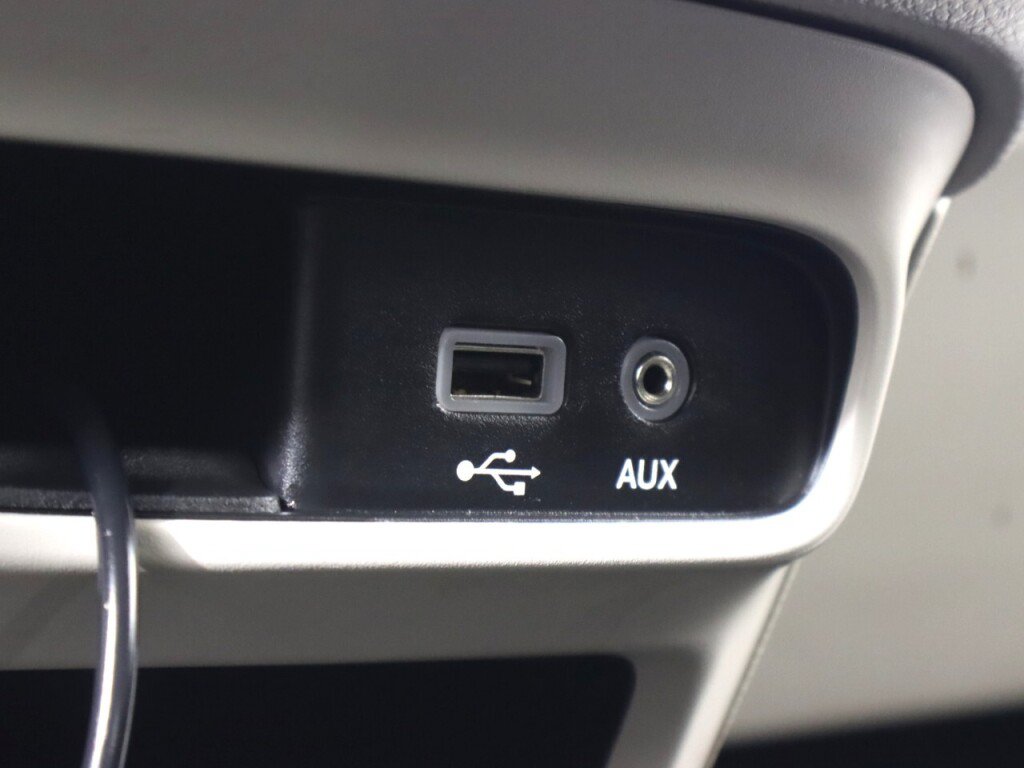Used 2017 Chrysler Pacifica Touring-L FWD image 24