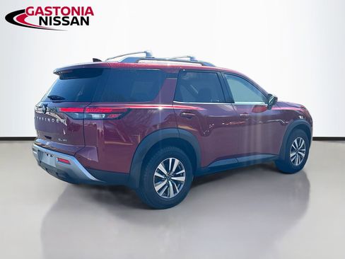 Used 2023 Nissan Pathfinder SL image 9