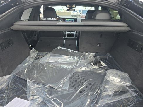 New 2026 BMW X6 xDrive40i w/ Executive Package image 6