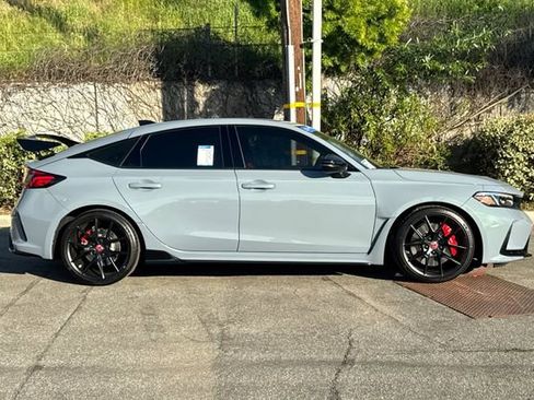 Certified 2025 Honda Civic Type R image 3