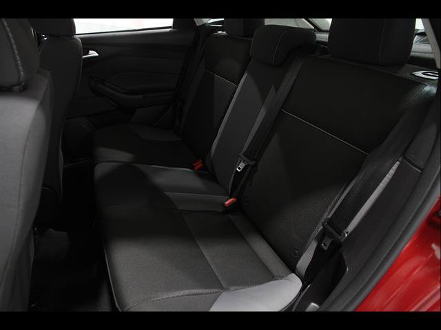 Used 2014 Ford Focus SE w/ SE Winter Package FWD image 16