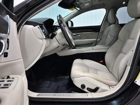 Used 2018 Volvo V90 T6 Cross Country w/ Convenience Package AWD/4WD image 5
