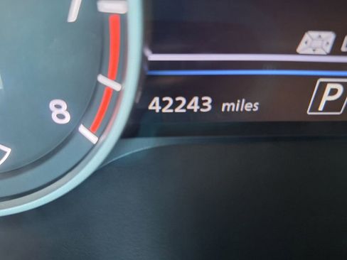 Used 2024 Nissan Sentra SV w/ SV Premium Package image 20