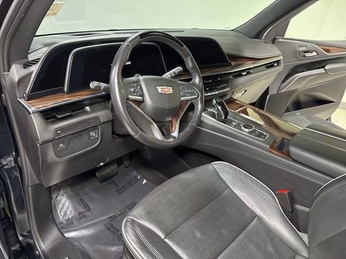 Used 2023 Cadillac Escalade ESV Premium Luxury image 14