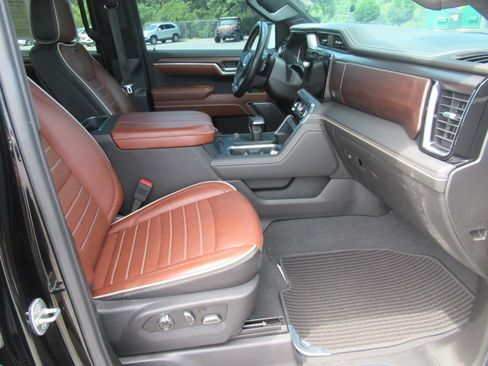 Used 2024 GMC Sierra 1500 Denali Ultimate AWD/4WD image 10