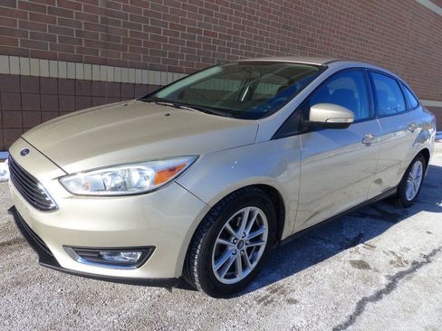 Used 2017 Ford Focus SE FWD image 9
