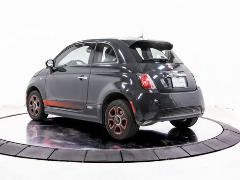 Used 2018 FIAT 500 e w/ Esport Package image 3
