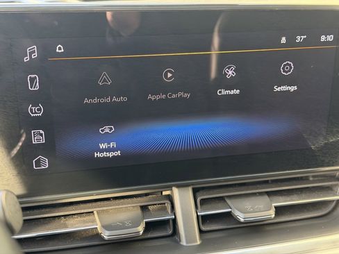 Used 2024 Chevrolet Trax LT w/ Sunroof Package image 14