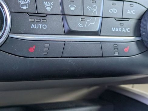 Used 2020 Ford Escape SE image 25